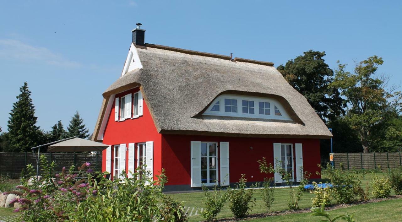 Fischer'S Ferienhaus Ruegen Mit Sauna Und Kamin Ummanz Bagian luar foto